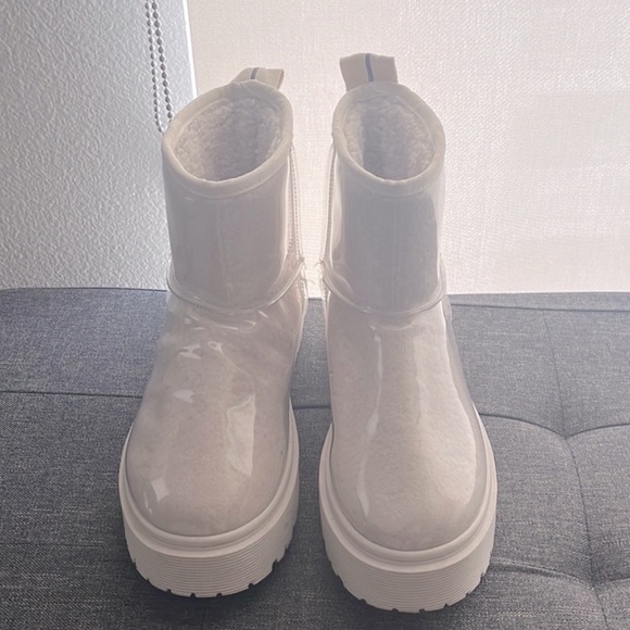 Steve Madden Off-White Darth Boucle Boots sz 40 - Picture 2 of 7